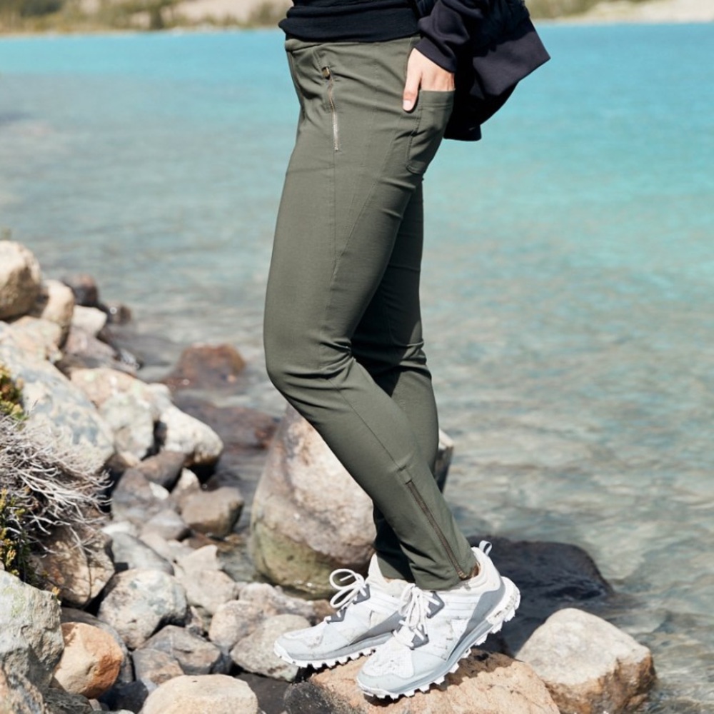 Athleta olive wander stash zipper skinny pants